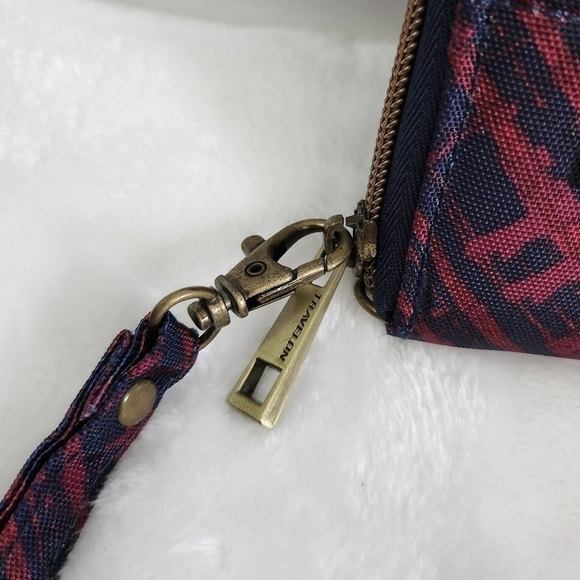 Travelon Navy Blue Burgandy Maroon Red RFID Wristlet Wallet NWT - Picture 9 of 16